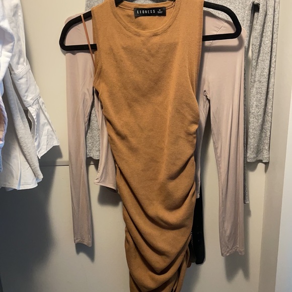 Dress - Picture 4 of 4